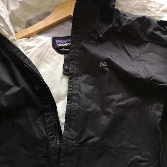 Black Patagonia Torrentshell - Picture 7 of 11